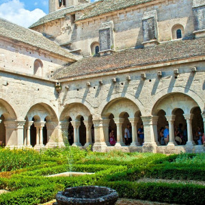 Provence - Abbaye de la Senanque - interior  courtyard