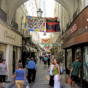Provence - Carpentras - shopping in the old town