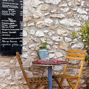 Provence - Cassis - A restaurant in the village