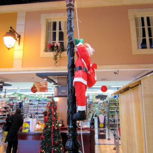 Provence - Christmas - Avery popular decoration - climbing Santa