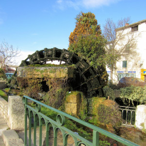 One of the few water wheels that remain in the town from the 72 which helped to power many industries, but the most important were the silk works
