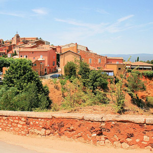  Approaching one of the best known ocher villages in Provence - Roussillon