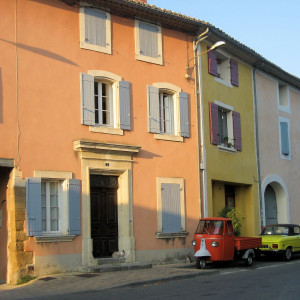On Boulevard des Remparts - do you get the feeling we have color coordinated houses and vehicles?
