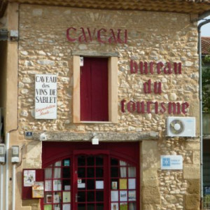 Sablet's Office of Tourism and Caveau where  you can taste wines from all the Sablet wineries, is right in the village square