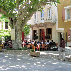 Provence - Vaucluse - Gigondas - Restaurant l'Oustelet exterior