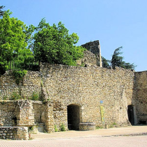 Provence - Visan -  ruins of the old chateau de visan