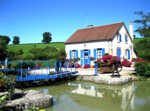 Canal Boating in France - a lock (Ecluse) on the canal