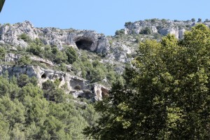 Caves in the cliff - Fontaine de Vaucluse
