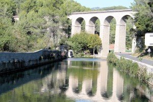 Bridge across the Sorgue River at Fontaine de Vaucluse D25